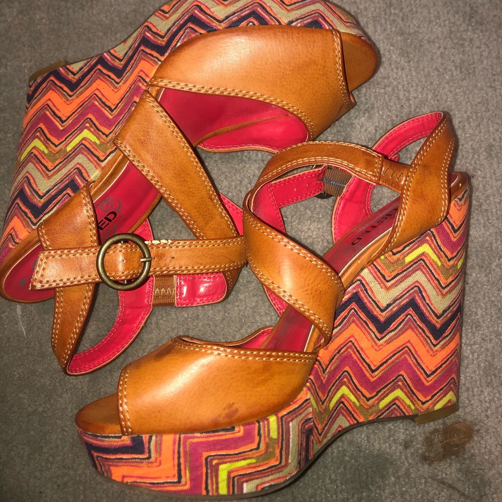 Kenneth Cole Unlisted wedges